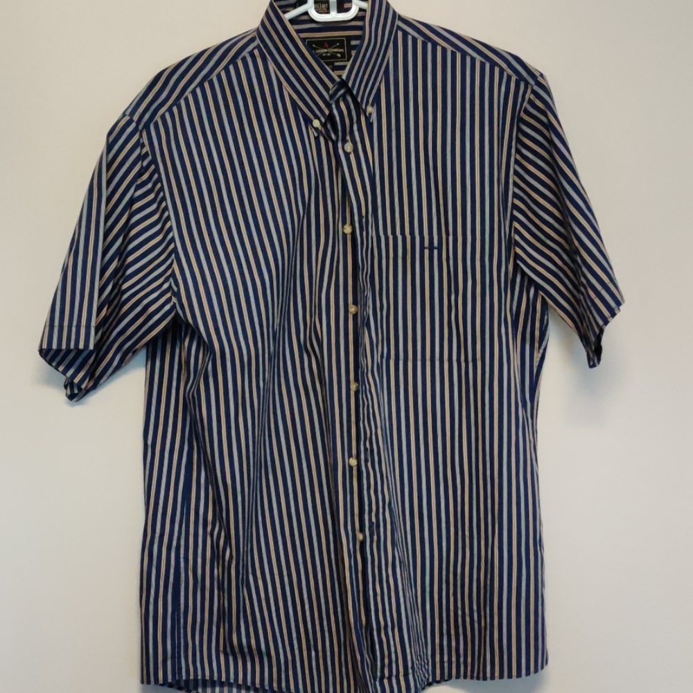 Short sleeve shirt.  The Arrow Co